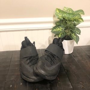 Nike all black athletic shoes